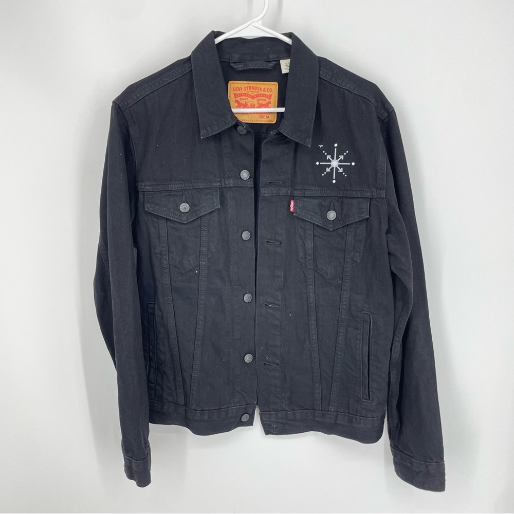 Levi's trucker jacket preacher co. designs logo on the front and back black Sz M - Picture 3 of 10